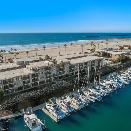211B - Harbor, Seals, Birds, Night Lights, Steps To The Sand!